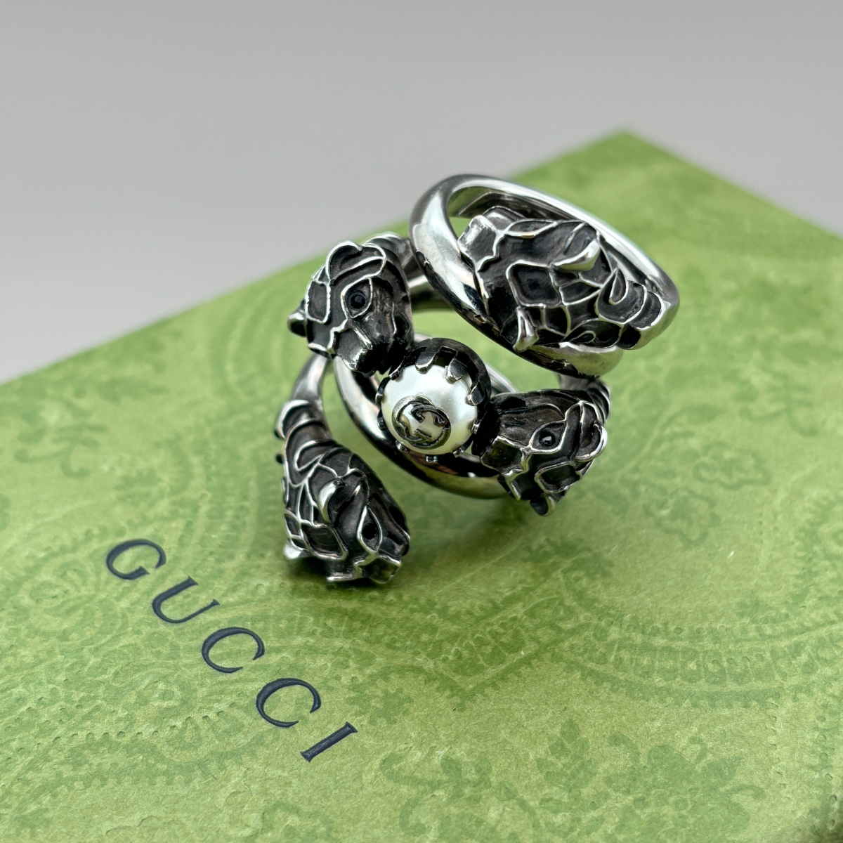 GUCCI ユニセックス タイガーヘッド キャットヘッド パール リング 16号拍卖