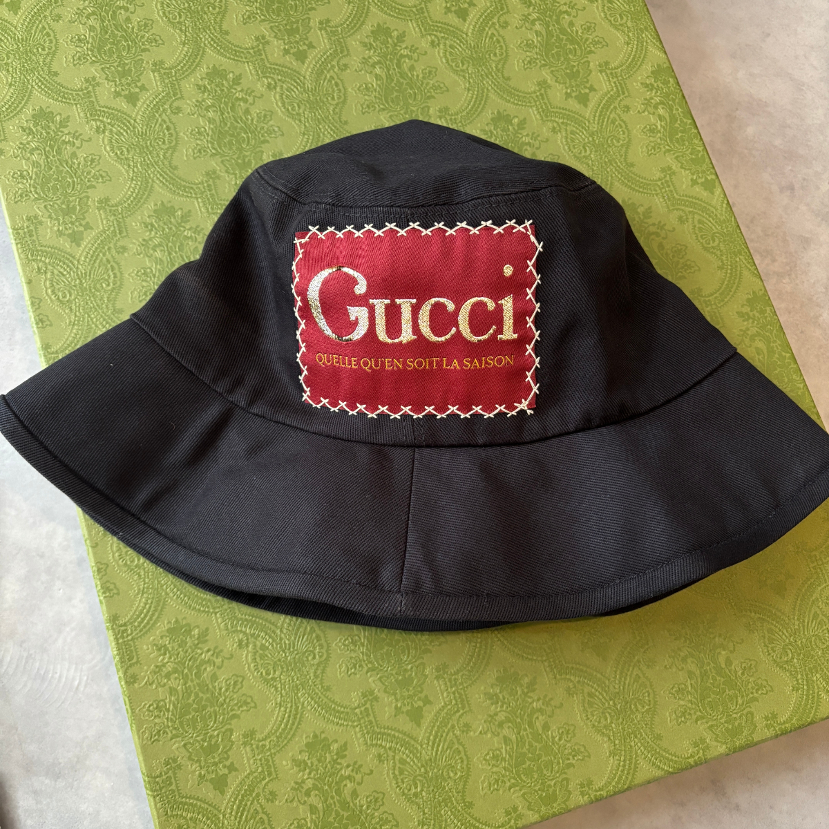 GUCCI バケットハット ロゴ パッチ拍卖