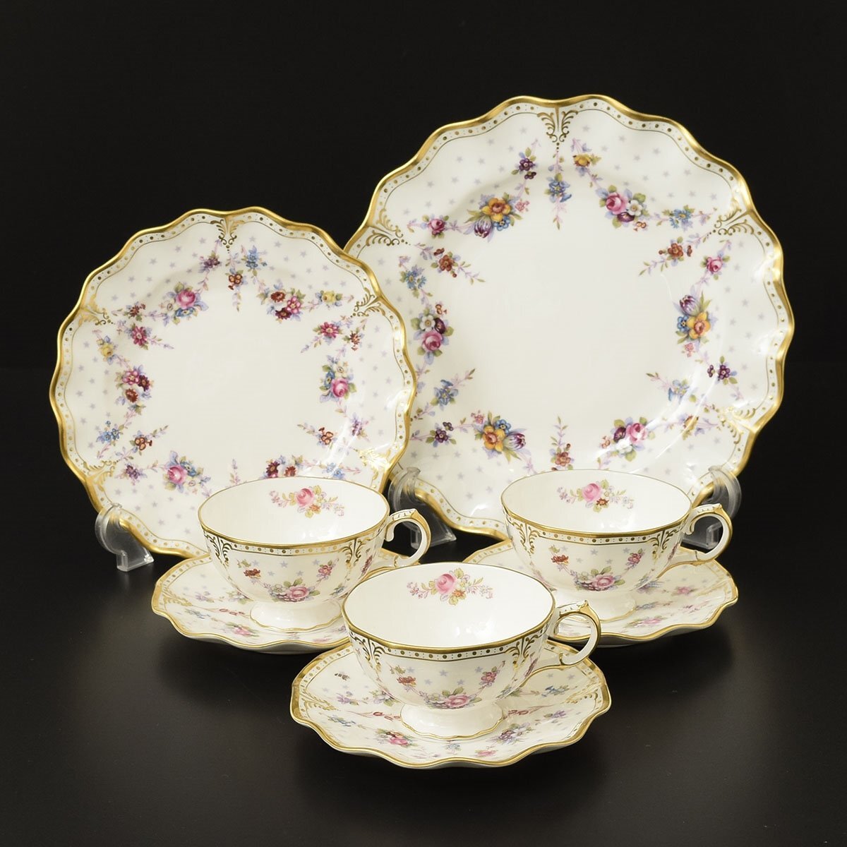 ◎531467 ROYAL CROWN DERBY ロイヤルクラウンダービー ロイヤルアントワネット カップ&ソーサー 3客 プレート 2種 各1枚 計8点セット拍卖