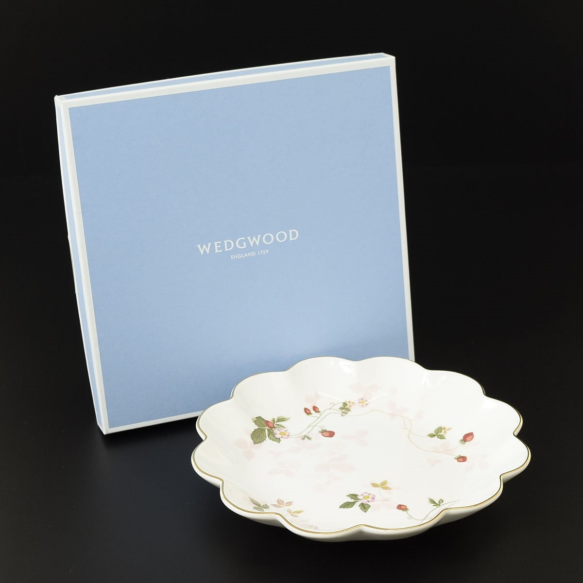 ◎527904 未使用品 WEDGWOOD ウェッジウッド ワイルドストロベリー ペタルトレイ 24cm 箱入拍卖