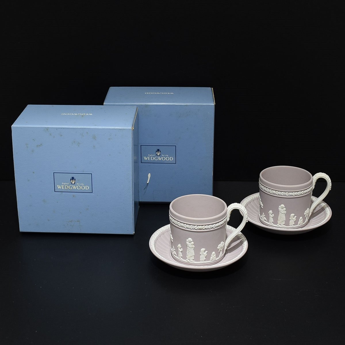 ◎559345 美品 WEDGWOOD ウェッジウッド 希少 ホワイトオン ライラック カップ&ソーサー 2客セット 箱入拍卖
