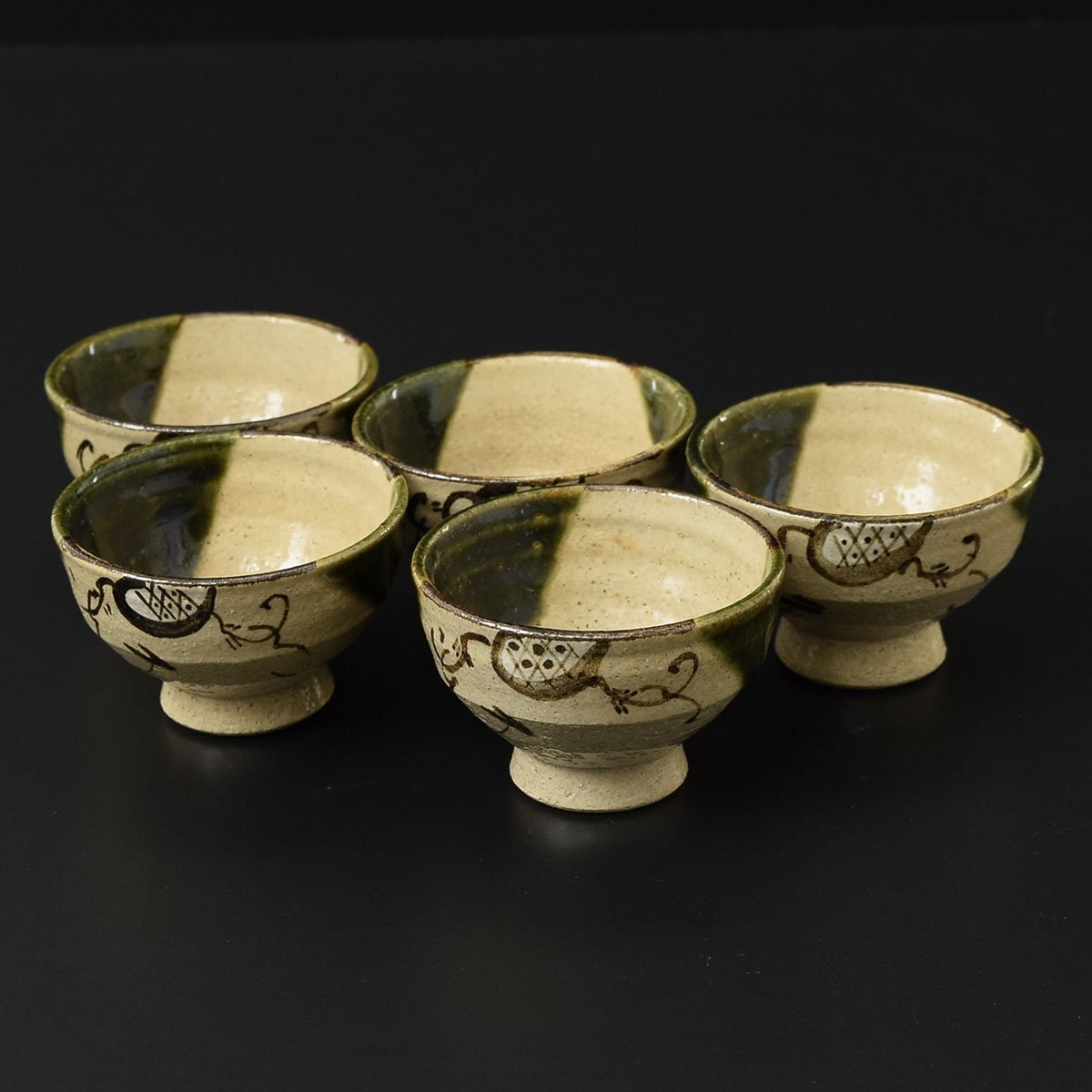 ◎535883 美品 美濃焼 衆月窯 奥村松子造 織部 高台向付 湯呑 五客 煎茶道具茶道具懐石道具茶懐石拍卖