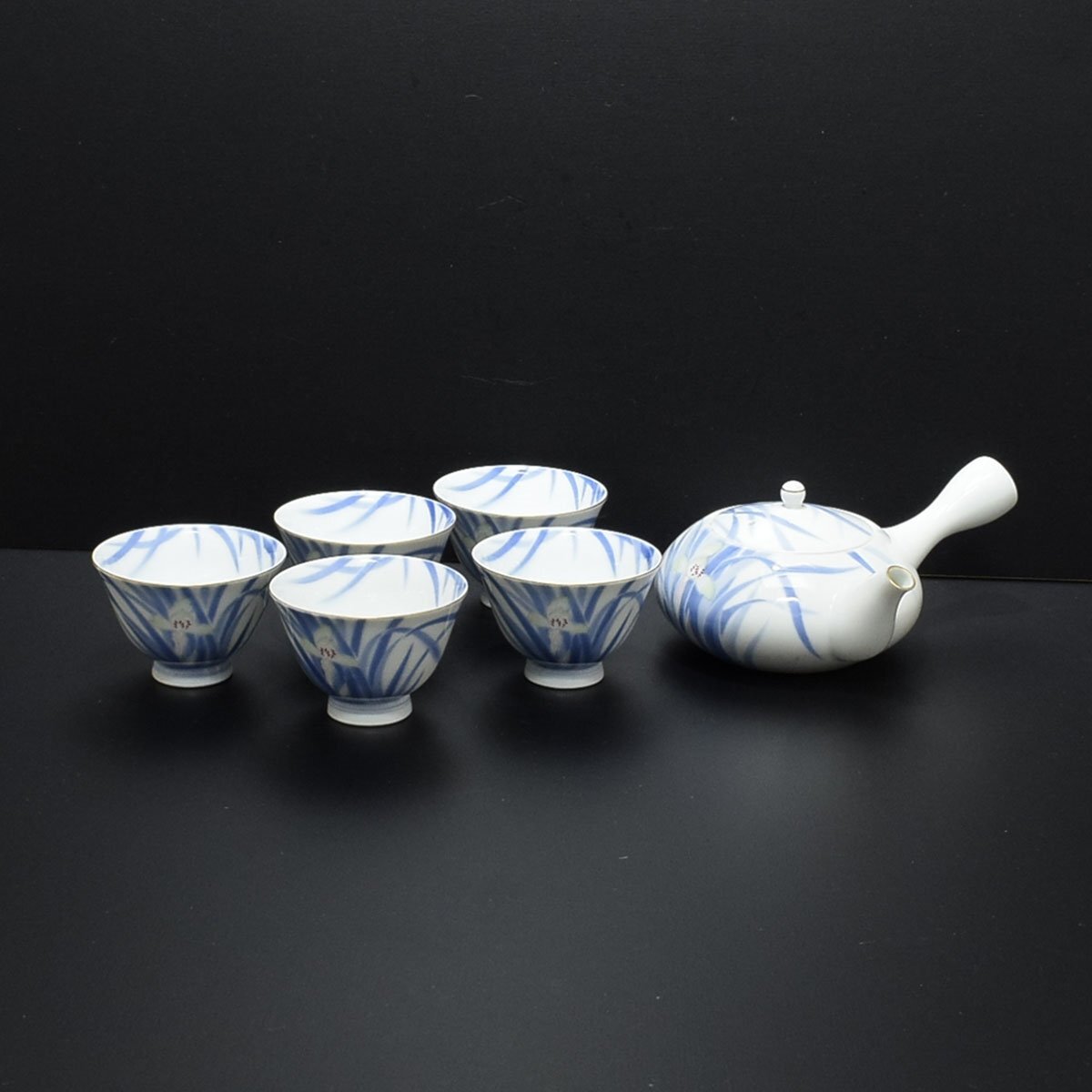◎560398 深川製磁 菖蒲 (あやめ) 茶器揃 横手急須×1 湯呑×五客 煎茶道具茶道具 宮内庁御用達 有田拍卖
