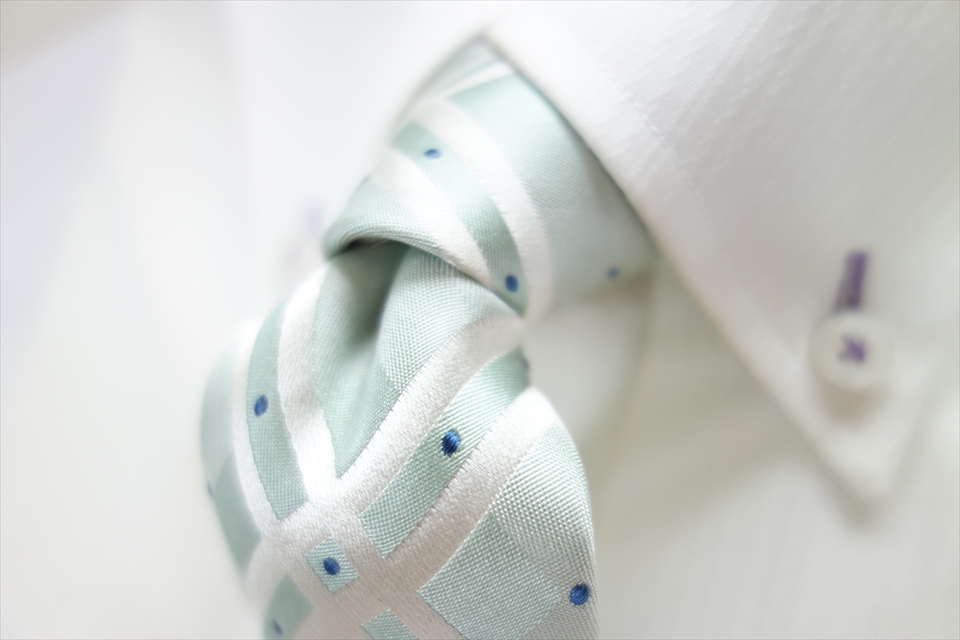 8440◆ミスタージュンコ Mr.JUNKO ドット&四角柄 シルクスリムネクタイ拍卖