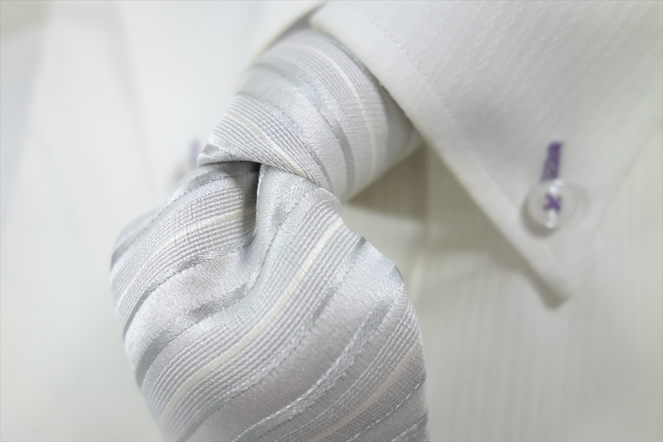 8618◆ヴィサルノVisaruno ストライプ柄 シルクネクタイ拍卖