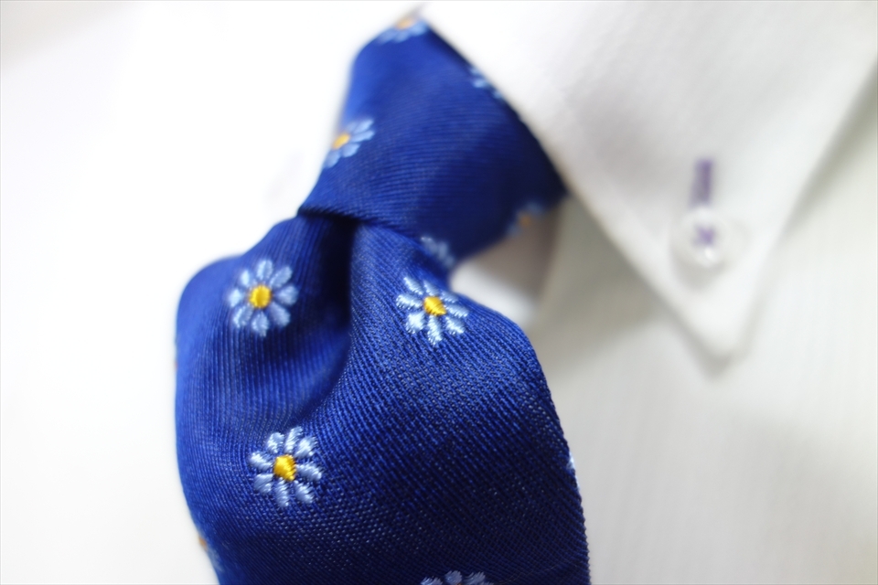 8693◆英国製 ダンヒル dunhill 小花柄 シルクネクタイ拍卖