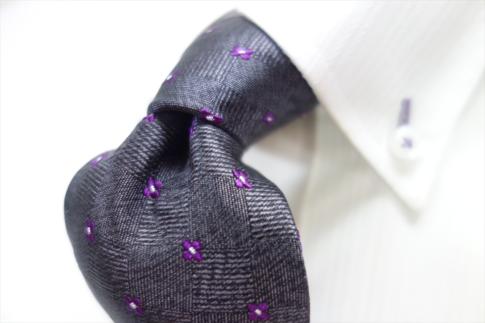 8726◆ブリックハウス BRICK HOUSE 小花&四角柄 シルクネクタイ拍卖