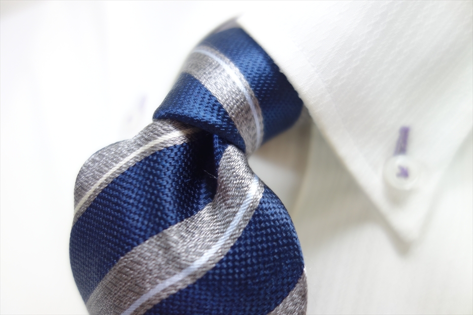 8728◆オンリーONLY ストライプ柄 シルクネクタイ拍卖