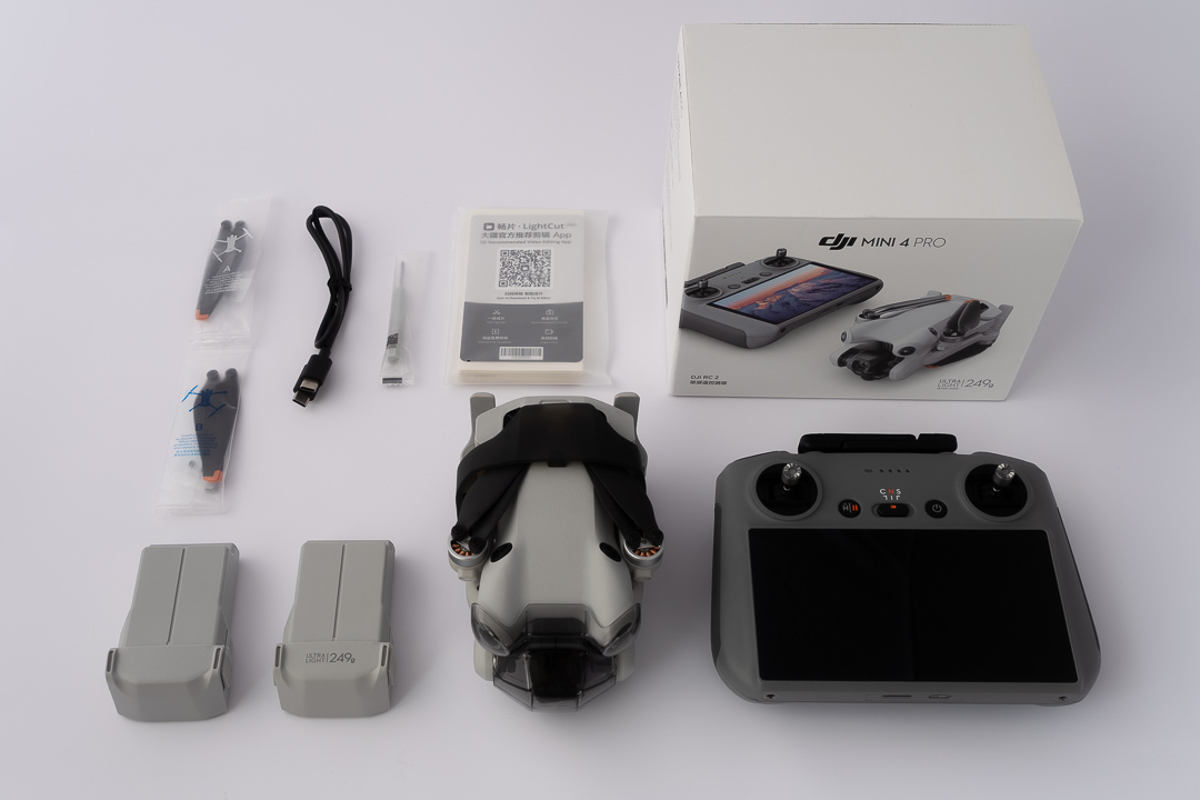 DJI Mini 4 Pro、RC2 美品 使用回数少ない 付属品あり 純正大容量バッテリー付き拍卖