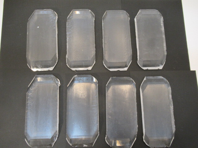 O-S568 人工  水晶 ( 中 ) ( 平 ) 約1.5㎏ 8個拍卖