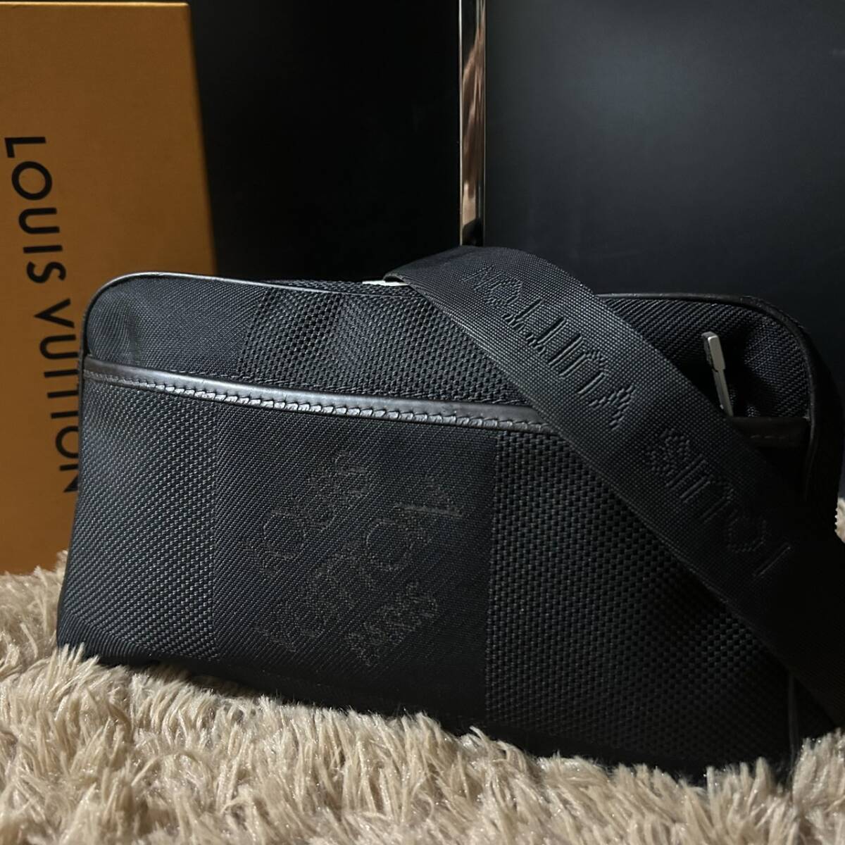 1円~【鑑定済】ルイヴィトン LOUIS VUITTON アクロバット ボディバック メンズ ビジネス ショルダーバッグ 斜めがけ ダミエジェアン 黒拍卖