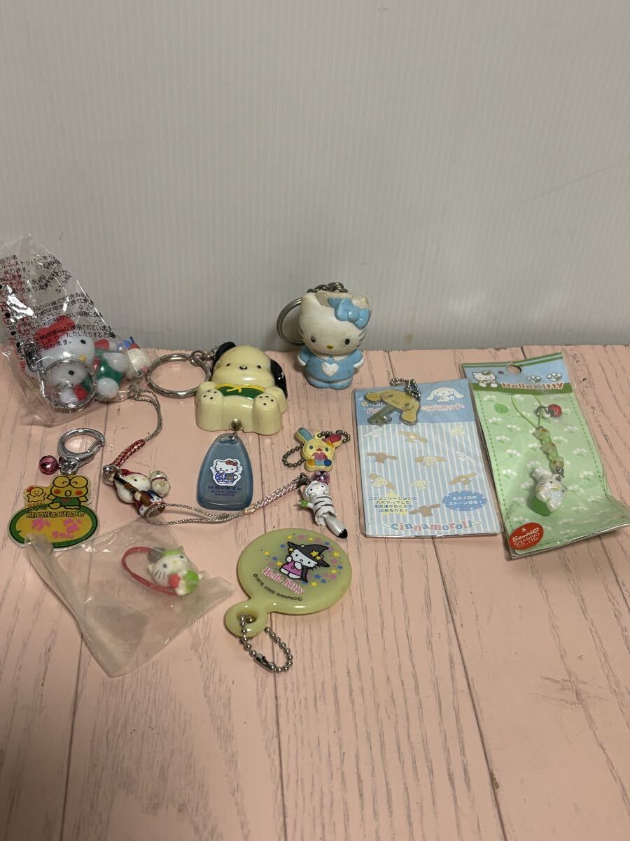 ●(あ13) サンリオ 13点 キーホルダー ストラップ ハローキティ ポチャッコ けろけろけろっぴ ウサハナ シナモンロール 当時物 拍卖