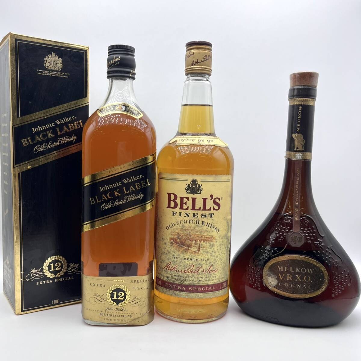 25柏/A031255-2/XX3000/Z104-704/ 酒3点まとめ【幕張】 Jonnie Walker 1000ml 43%/BELL'S 1000ml 43%/MEUKOW 750ml 40% 拍卖