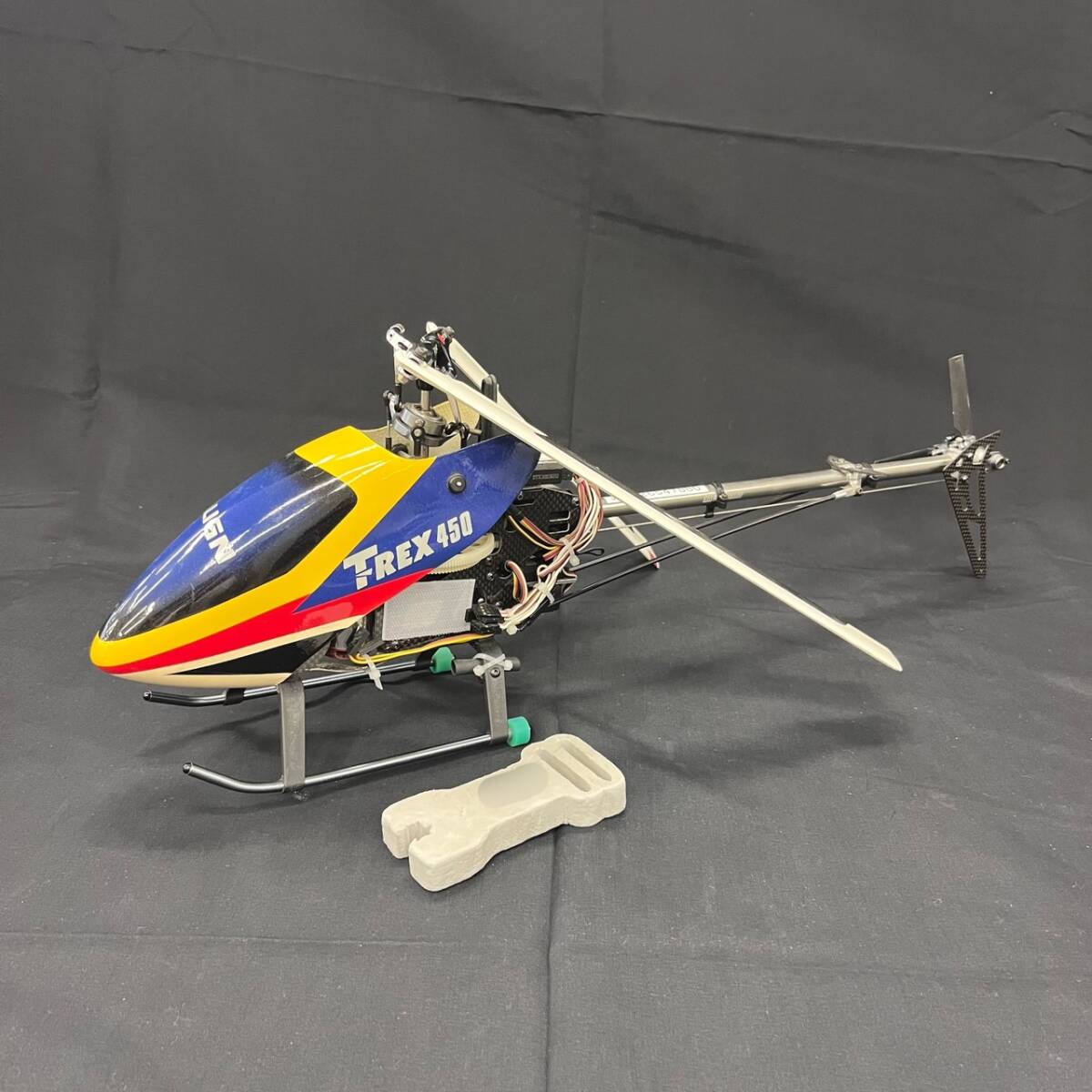 KIS/313280-6/10000/S104-69/【幕張】ラジコンヘリ ALIGN T-REX450 クッション付き おもちゃ 玩具 ヘリコプター拍卖