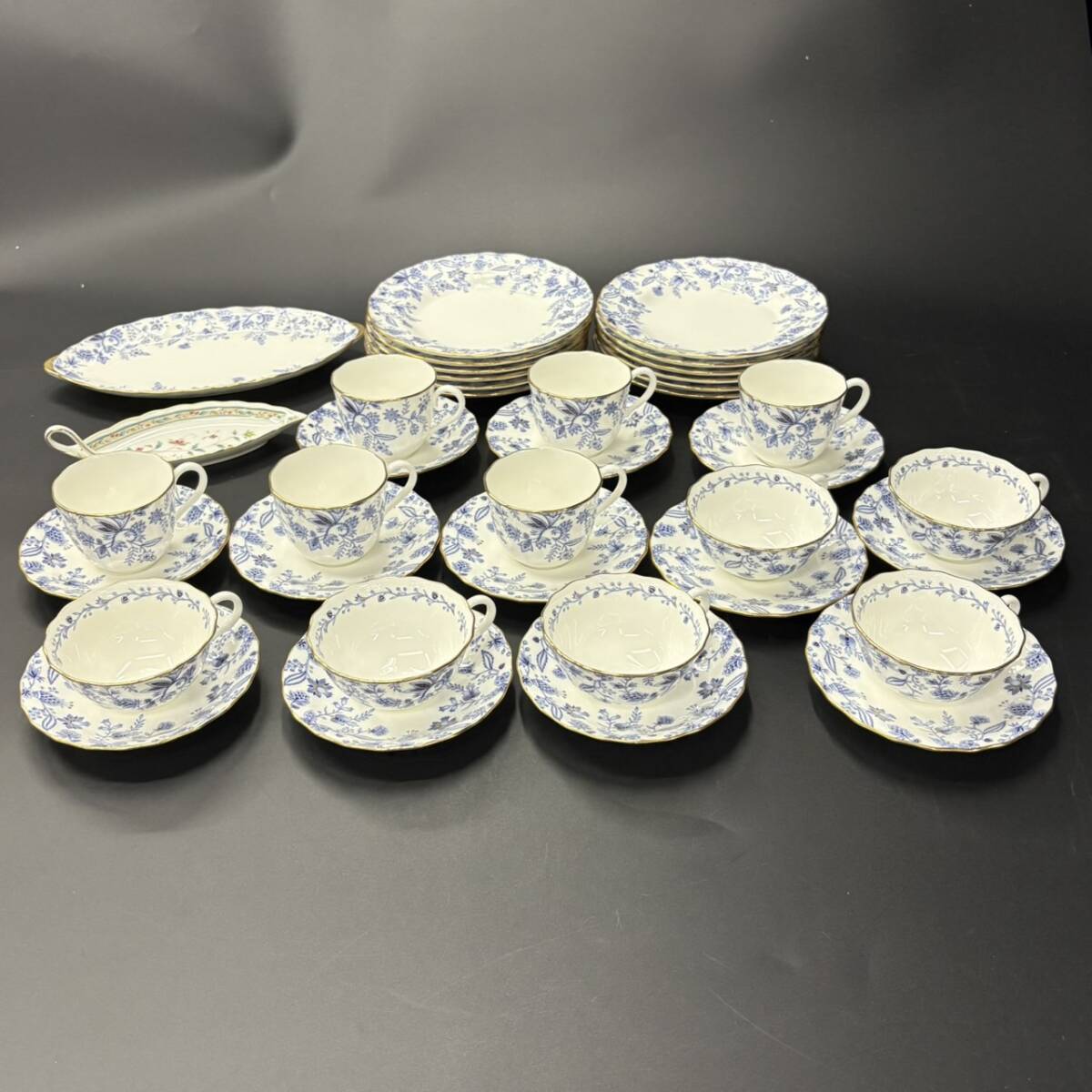 KIS/405129-1/3000/S111-12/【幕張】Noritake ノリタケセット 38点まとめ 食器 カップ&ソーサー ブルー拍卖