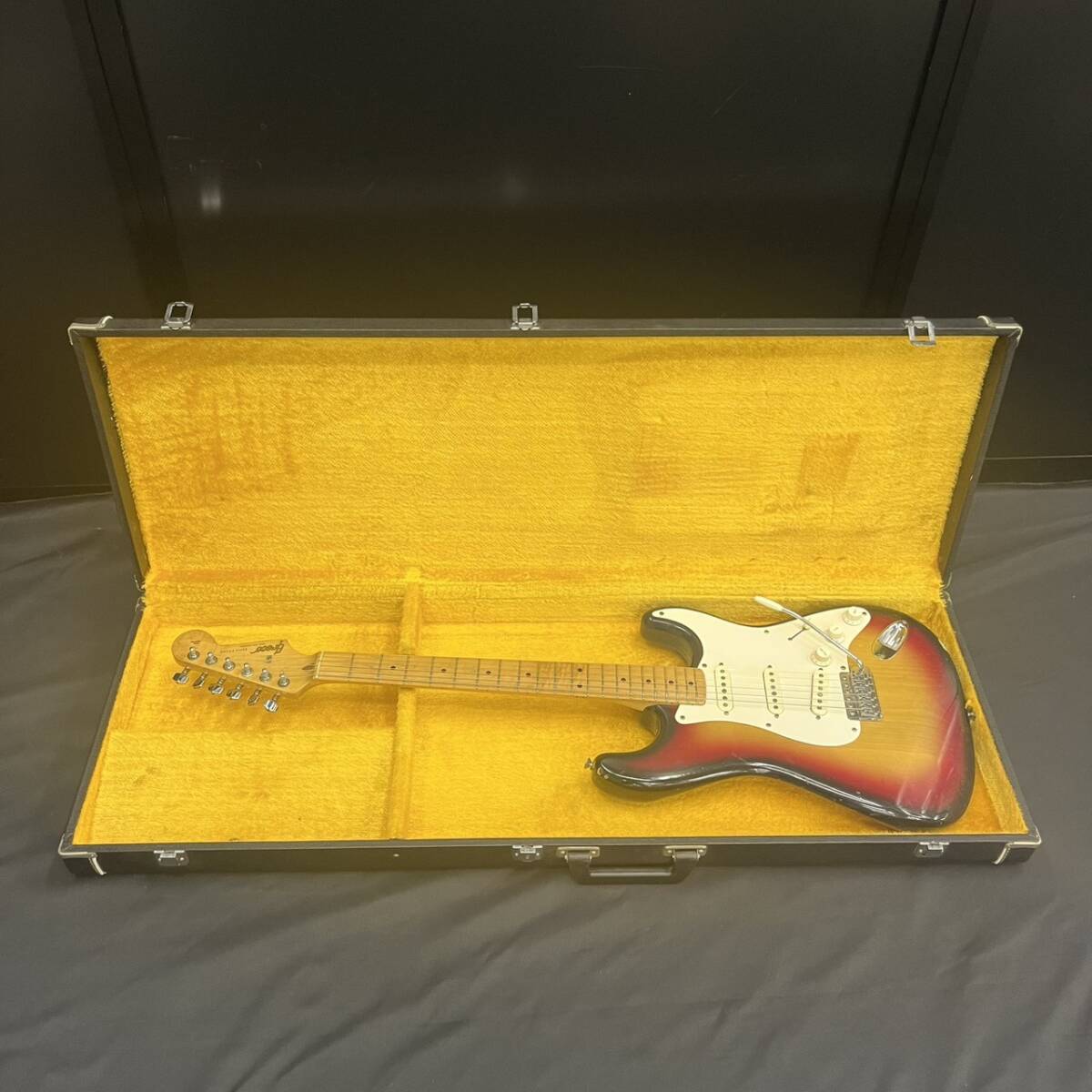 25浦/A028405-2/XX18000/H112-216/【幕張】Greco エレキギター グレコ ハードケース付き拍卖