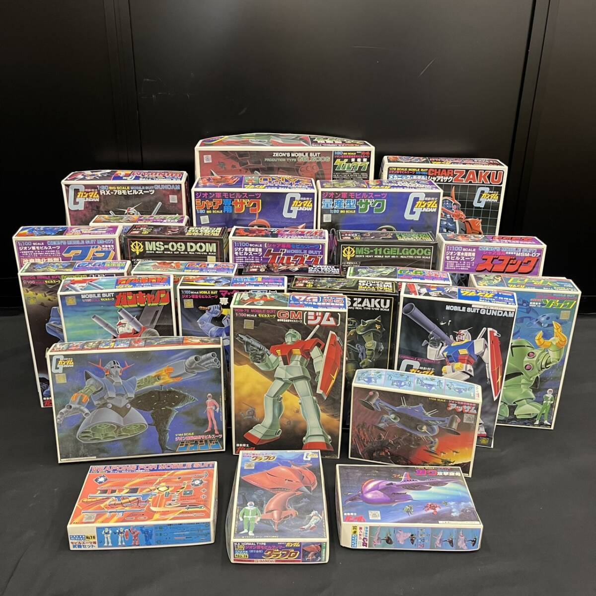 KIS/210784-1/10000/S112-63/【幕張】ガンダム プラモデル26点まとめ ゲルググ/ザク/MS-09DOM/シャア専用ザク/ゾック/RGM-79 GIMM/他拍卖