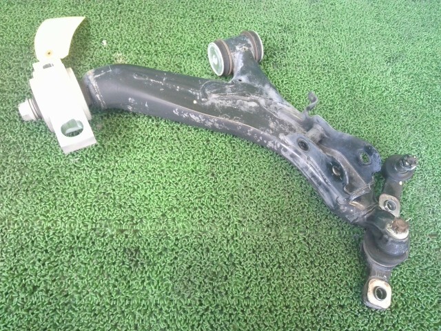 クラウン DAA-AWS210 右フロントロアアーム 右F 219 48620-30340拍卖