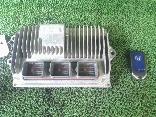ヴェゼル DAA-RU3 エンジンコンピューター G539P 37820-51E-J65拍卖