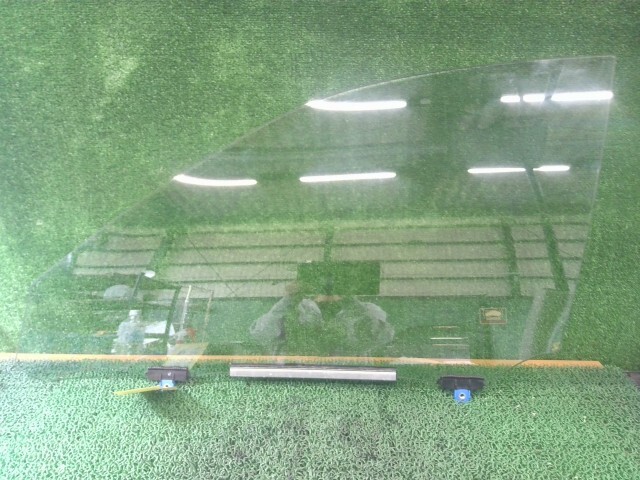 クラウン DAA-AWS210 左Fドアガラス 1F7 68102-30860拍卖