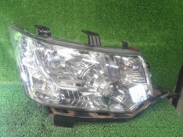 デリカD5 LDA-CV1W 右ヘッドランプ U19X37 100-87918 8301D292拍卖