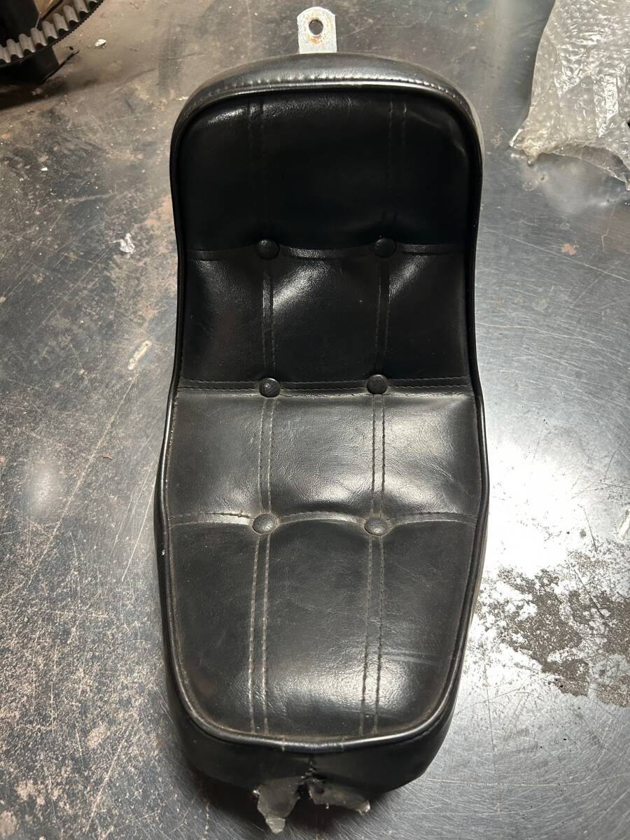 中古 ヴィンテージシート 中古部品 画像に写っているものが全てです。バイクシート ブラック拍卖