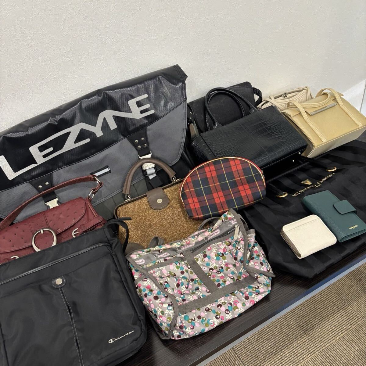 まとめ売り バッグ、小物13点セット ハンドバッグ ショルダーバッグ カードケース コインケース 財布 トートバッグ など 拍卖