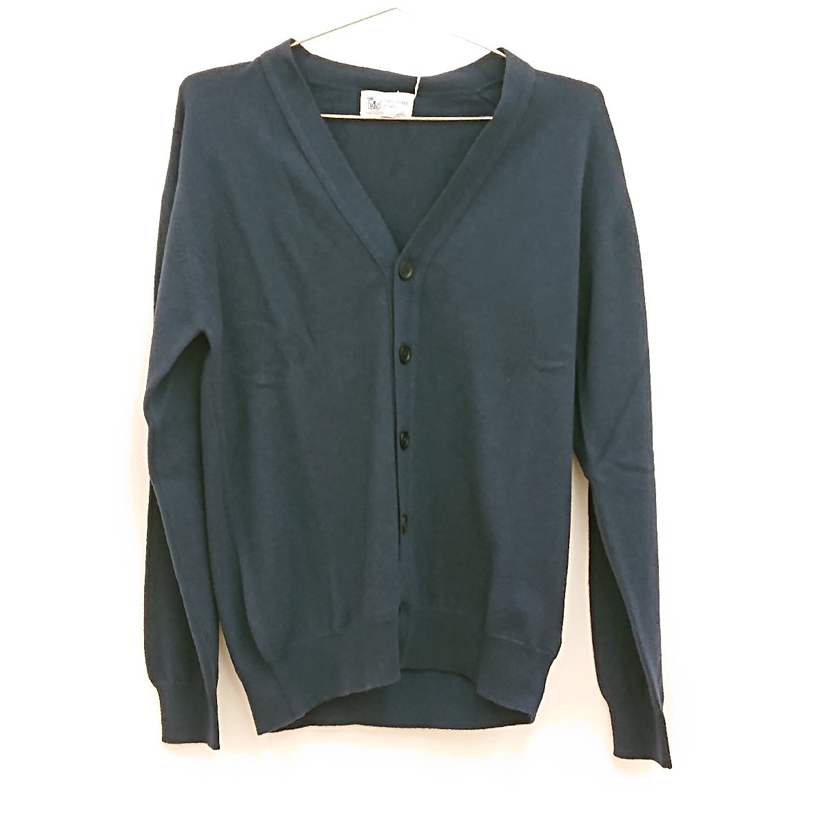 1605$JOHNSTONS(ジョンストンズ)カシミヤセーターClassic Cashmere VEE Neck Cardigan-2PLY KAP04659 サイズ: S メンズ ネイビー【0409】拍卖