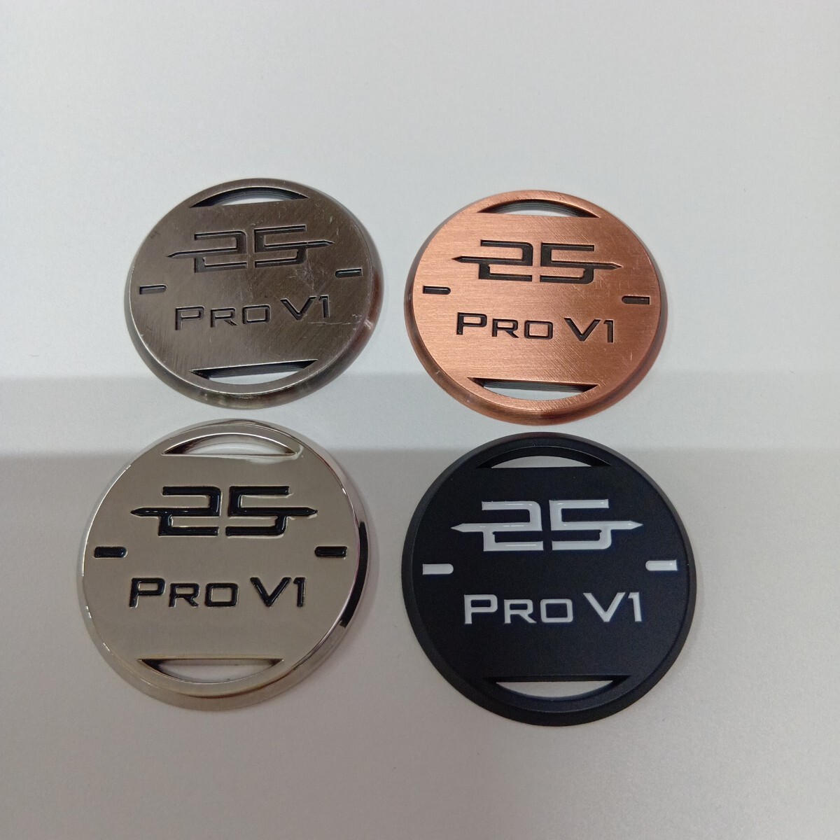 ☆訳あり品☆タイトリスト(Titleist)PRO V1 コインマーカー4個 丸形(直径:約4㎝)ゴルフ グリーンマーカー☆現品のみ☆拍卖