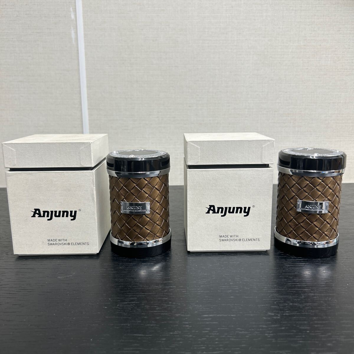 新品 未使用品 Anjuny Swarovski Elements アンジュニー 車 2個 セット 灰皿 喫煙具 車用品 カー用品 タバコ 拍卖
