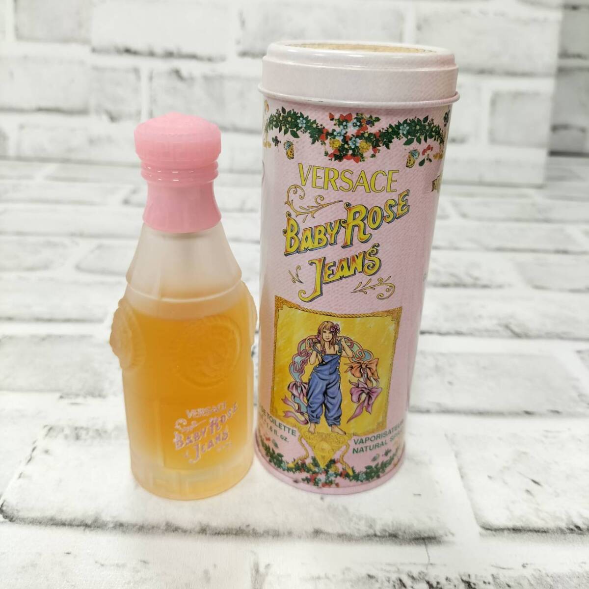VERSACE ヴェルサーチ BABY ROSE JEANS ベイビー ローズ ジーンズ オードトワレ 50ml 【26377拍卖