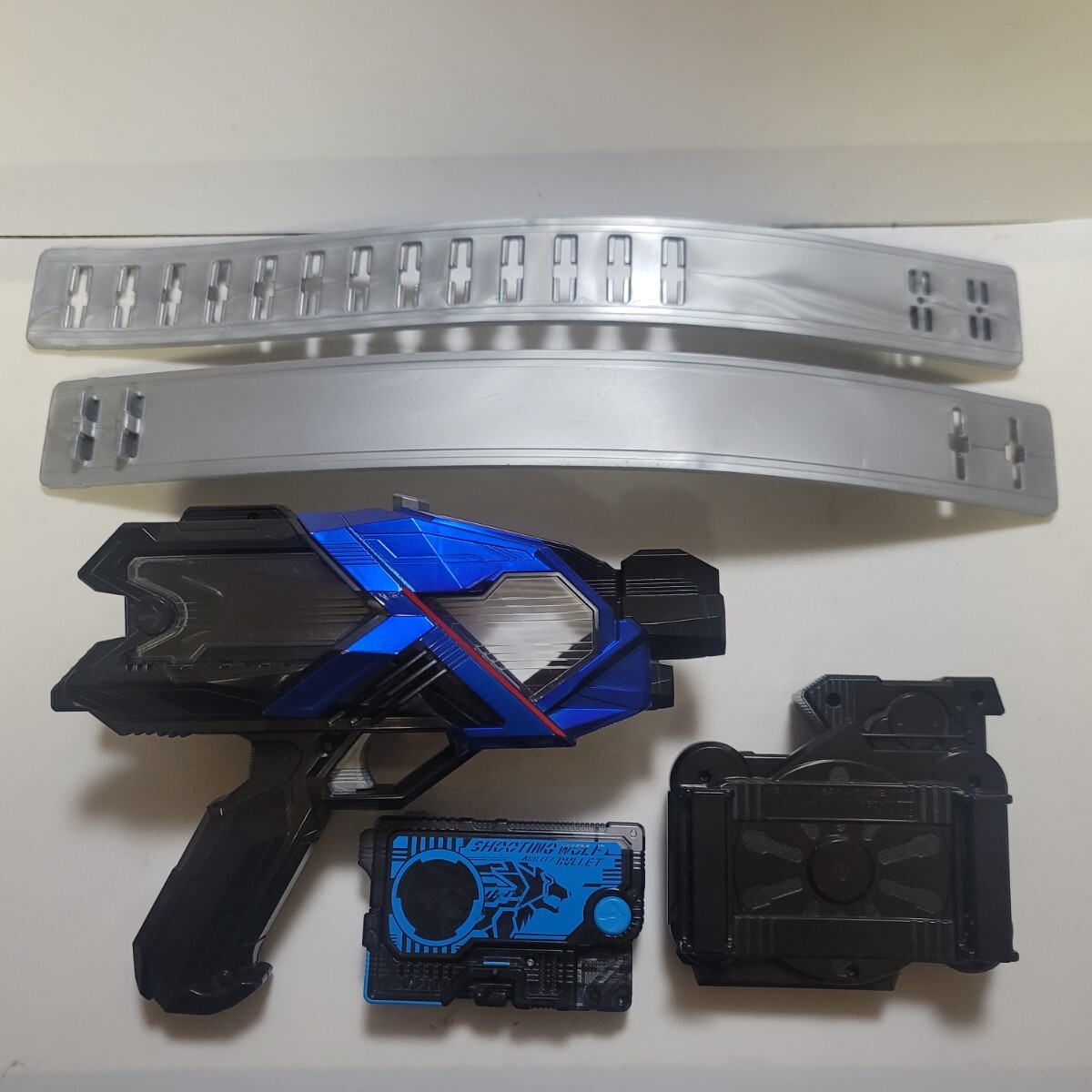仮面ライダーゼロワン DXエイムズショットライザー シューティングウルフ #仮面ライダーバルカン 返信ベルト ガン 武器 / バンダイ 拍卖