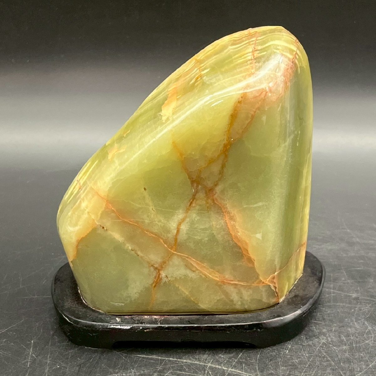 OM0918-29‐3 かんらん石 メノウ 石 天然石 岩石 原石 水晶 鉱物 鑑賞 台付き 置物 インテリア 高さ12㎝ 横幅12㎝ 奥行6㎝ 60サイズ拍卖