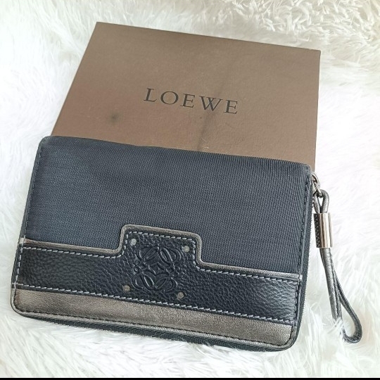LOEWE ロエベ 保存箱付き 財布 ラウンドファスナー 黒 銀拍卖