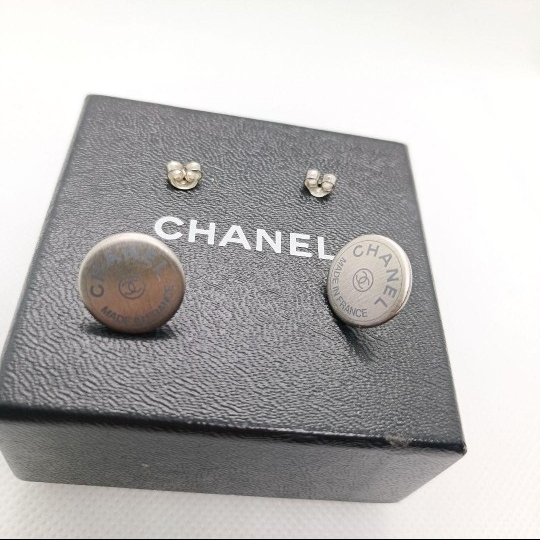 シャネル ピアス 保存箱付き ラウンドピアス シルバー拍卖