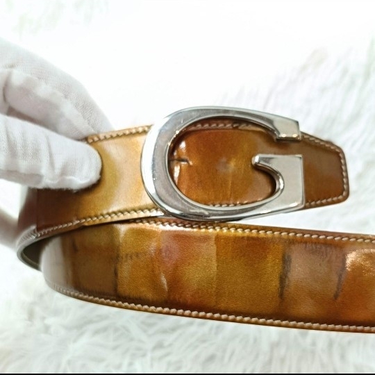 GUCCI Gロゴ  ゴールドorライトブラウン エナメル ベルト グッチ拍卖