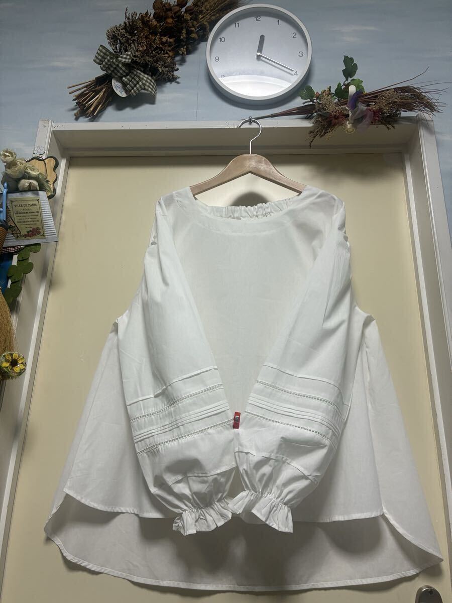 【新品】★訳あり★MAITREYA369★ホワイトを基調とした色合いでお袖のピンタックやレースがお洒落な揺ったりブラウス★サイズ/F拍卖
