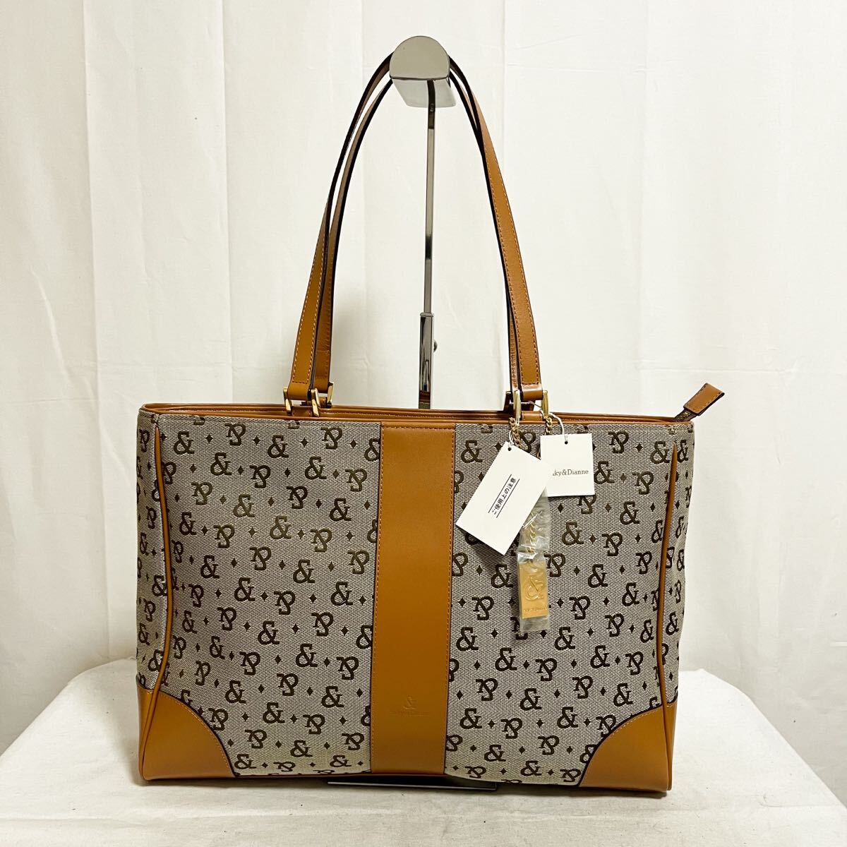 和861★① 新品 Pinky&Dianne ピンキーアンドダイアン ビジネスバッグ ブリーフケース トートバッグ ロゴ柄 ベージュ レディース拍卖