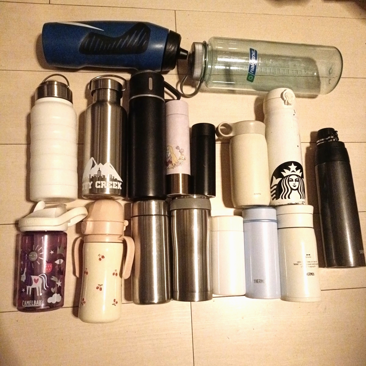 【水筒 中古 17本まとめ売り】ステンレスボトル マグボトル サーモス スタバ ナイキ KINTO ニトリ 他拍卖
