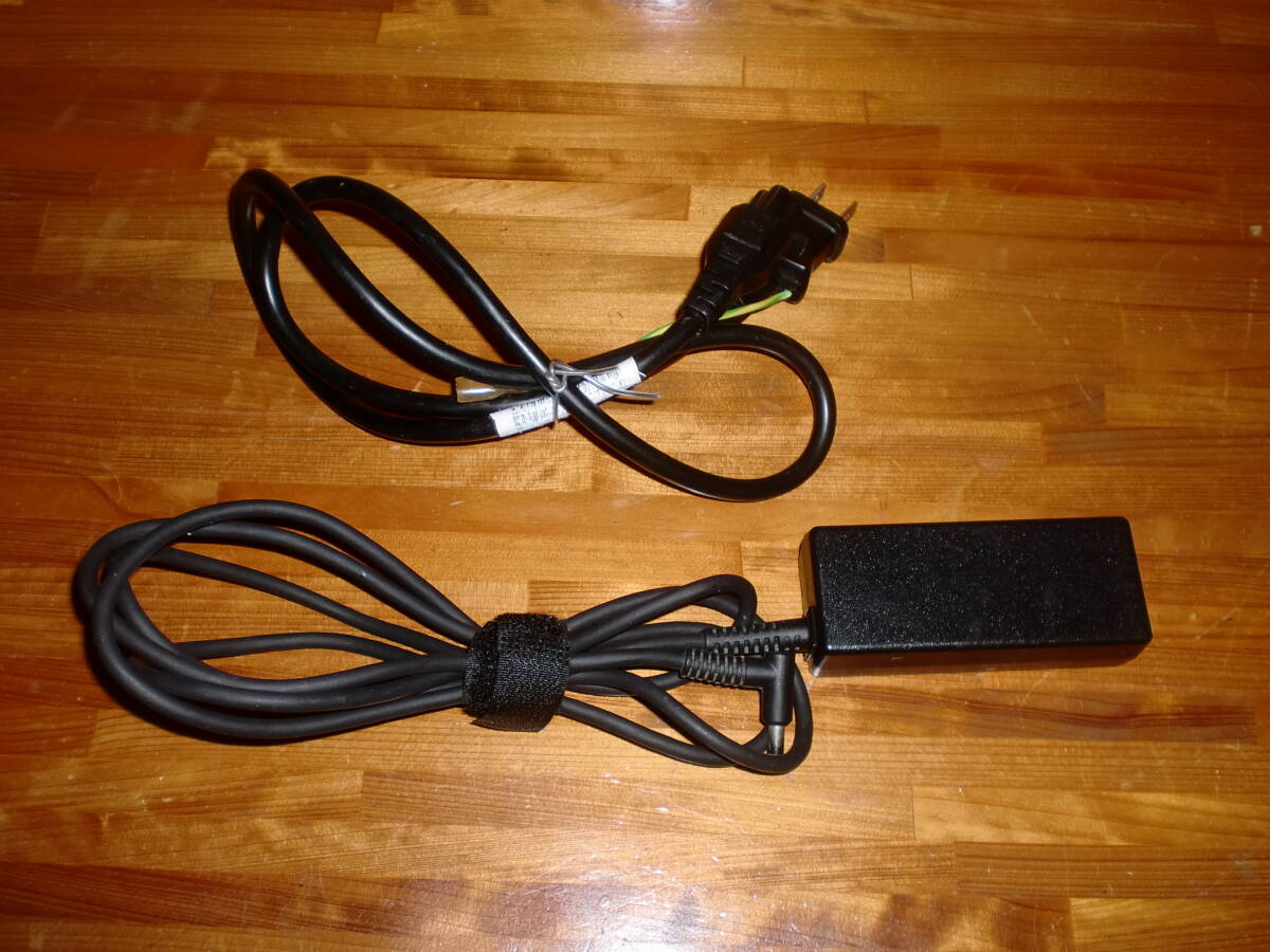 HPノートパソコン RT3290用のACアダプタ 電源アダプター 送料600円拍卖