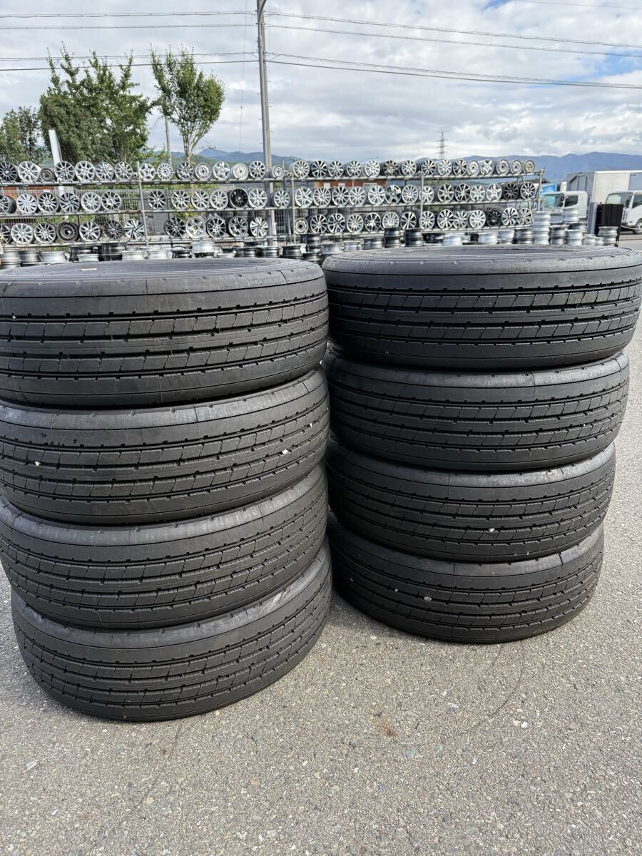 BRIDGESTONE R173 ブリヂストン バリ山中古8本トラックタイヤ 245/70R19.5 136/134J ほぼイボ付き 2024年 E拍卖