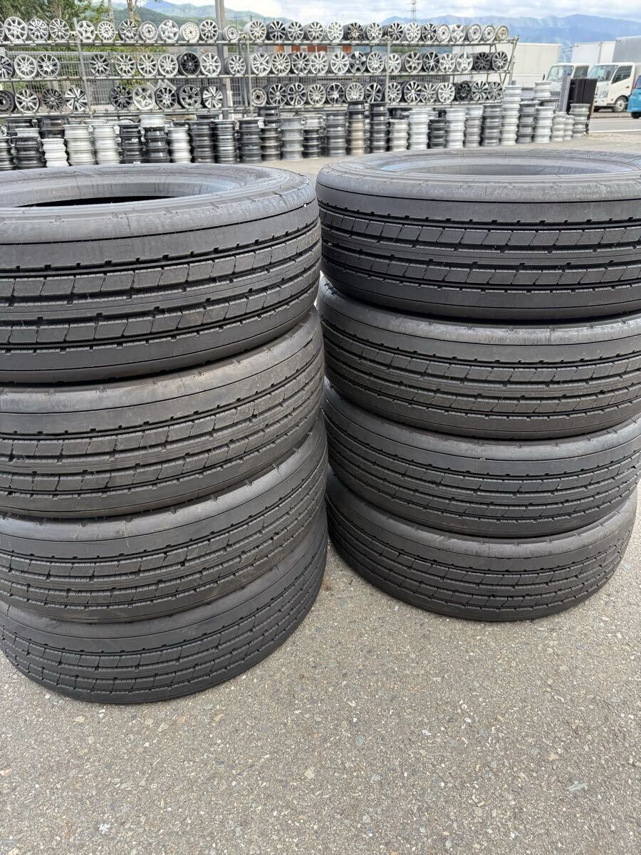 G BRIDGESTONE R173 ブリヂストン バリ山中古8本トラックタイヤ 245/70R19.5 136/134J ほぼイボ付き 2024年 H拍卖