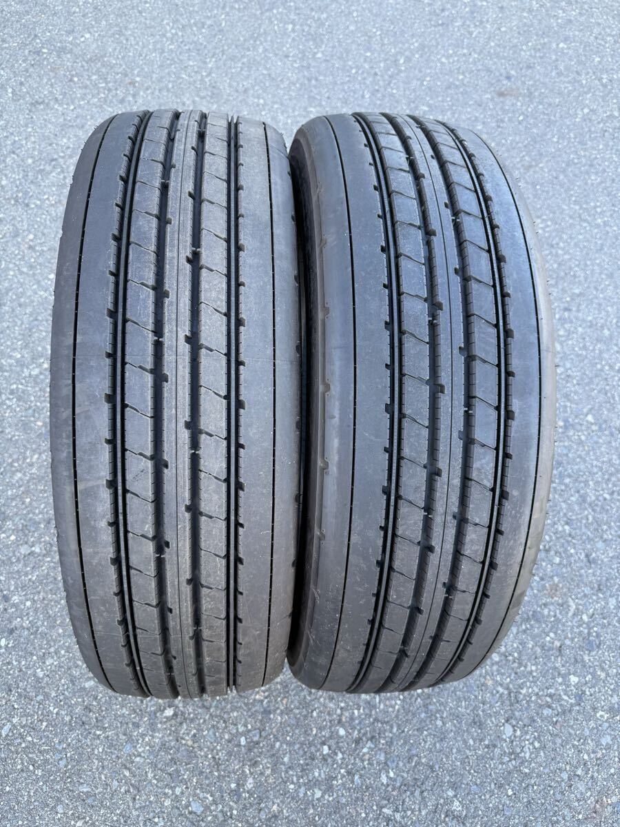V BRIDGESTONE R173 ブリヂストン バリ山中古2本トラックタイヤ 245/70R19.5 136/134J ほぼイボ付き 2024年 拍卖