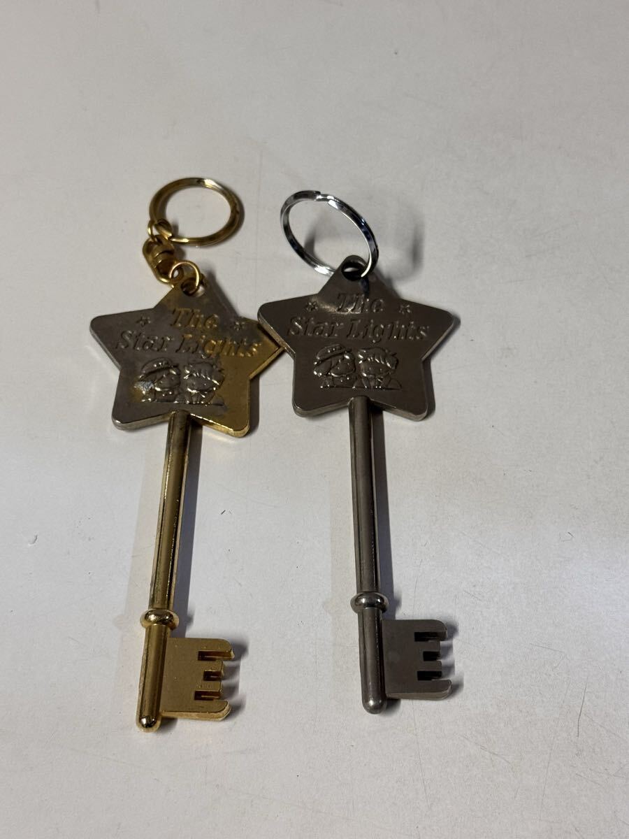 リトルツインスターズ キキララ 星 鍵型 キーホルダー 2個セット サンリオ アンティーク 昭和レトロ拍卖
