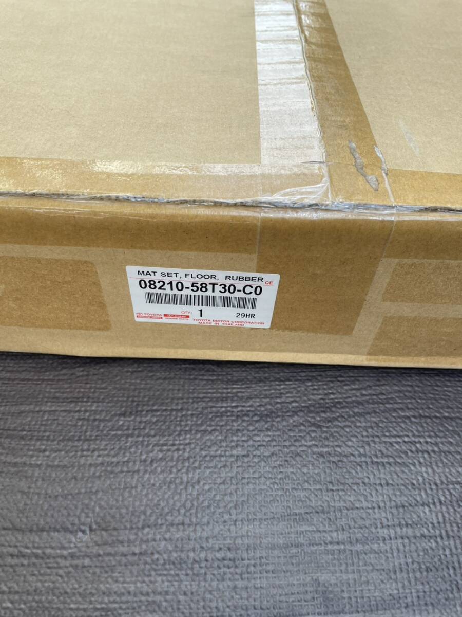 新品 レクサス LM フロントラバーマット 08210-58T30-C0 C2510009 未使用 LEXUS エルエム 純正拍卖