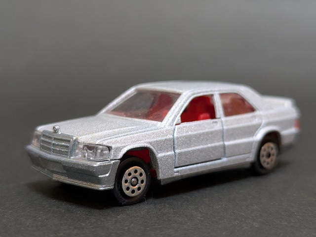 メルセデスベンツ190E 2.3-16【箱無・美品】マジョレット拍卖