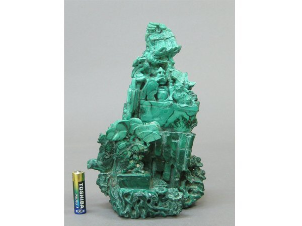 【心庵】孔雀石 天然石 マラカイト/山水形松人物花鳥彫刻 置物 高さ22cm YK009拍卖