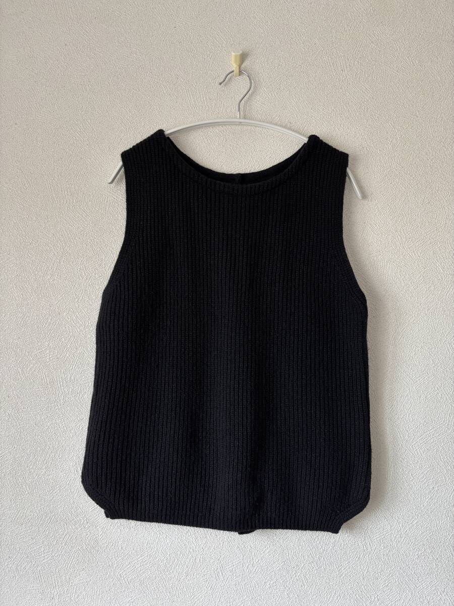 美品【maomade/マオメイド】ベスト ボタン付き 黒 ウール(FREE)拍卖