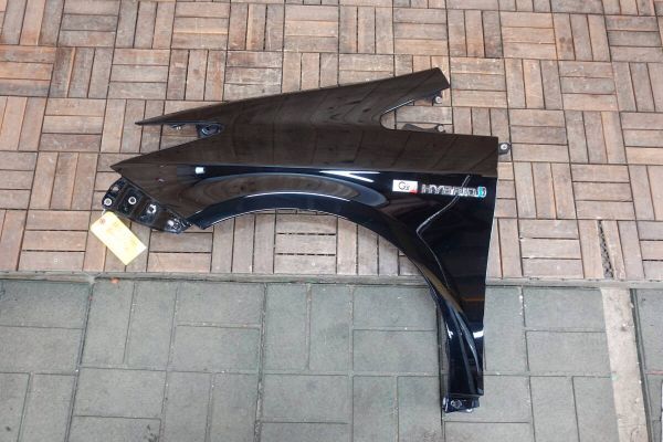 プリウス ZVW30 左フロントフェンダー【ブラック 202】拍卖