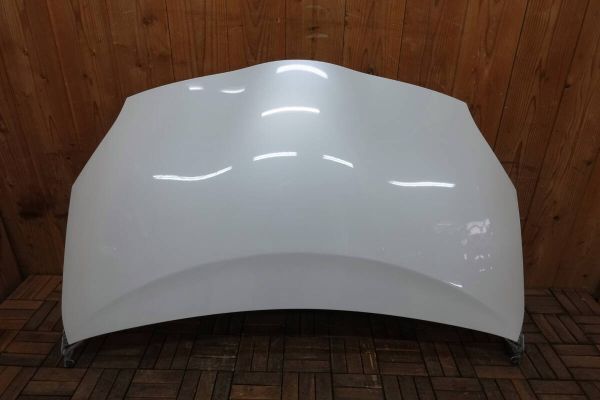 プリウス ZVW30 ボンネット【ホワイトパールクリスタルシャイン 070】拍卖
